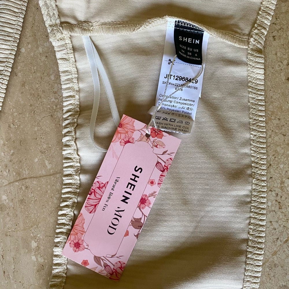 New open back Ribbed Cream Collared cropTop - Picture 8 of 10